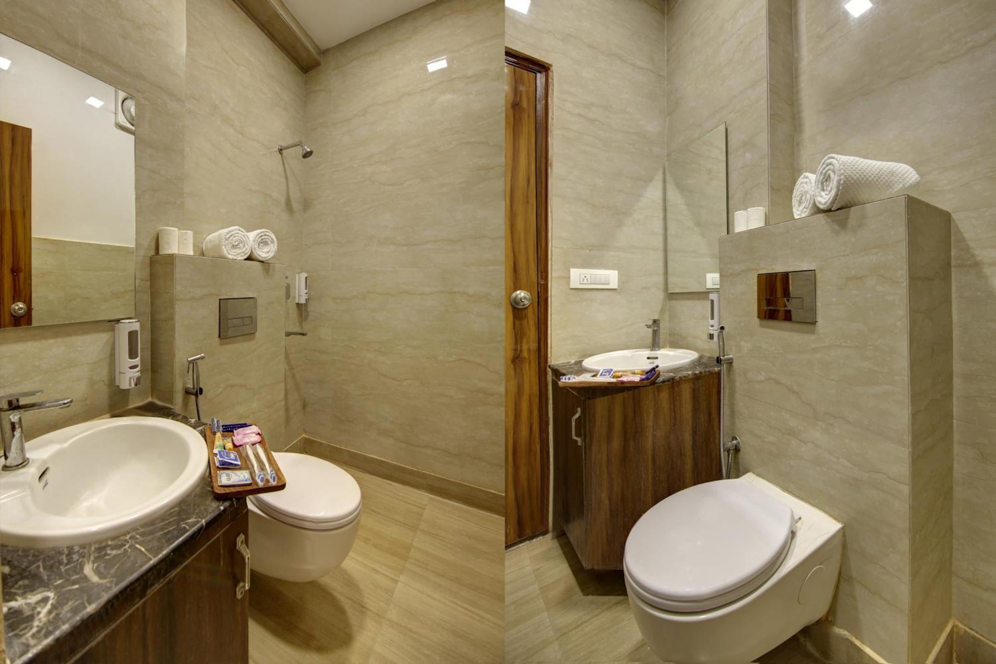 Rahul Palace By Golden Tree Near Metro Station And Ajmal Khan Market New Delhi Exterior photo